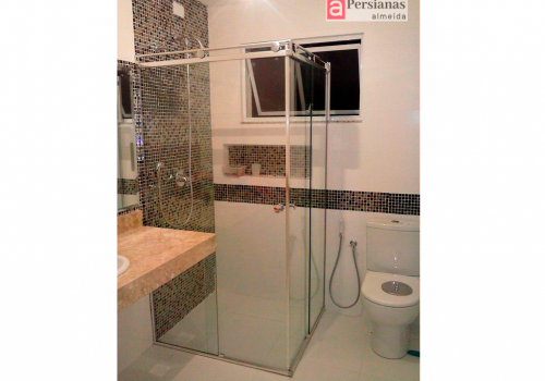 Box Banheiro / Vidro Laminado / Porta Corrida 4 Folhas