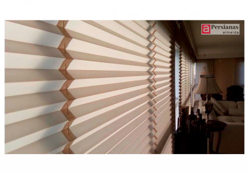 Persiana Plissada / Tecido Trussard / Cor Marfim