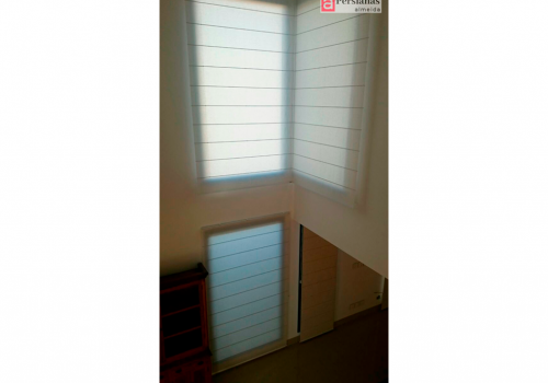 Persiana Romana / Tecido Tela Solar Screen 1% / Cor Branco