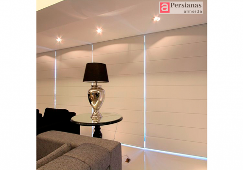 Persiana Romana / Tecido Rustico Blackout / Cor Branco